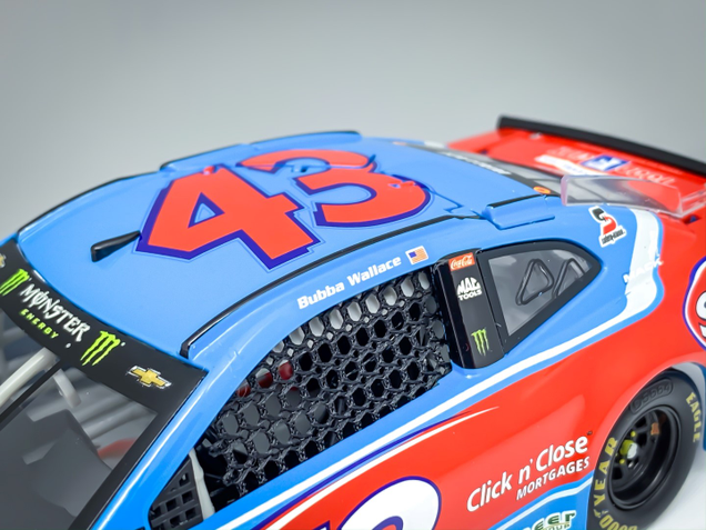 Illustration for article titled BUBBA WALLACE` 2018 CAMARO
